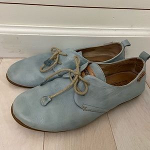 Pikolinos very soft blue leather shoes